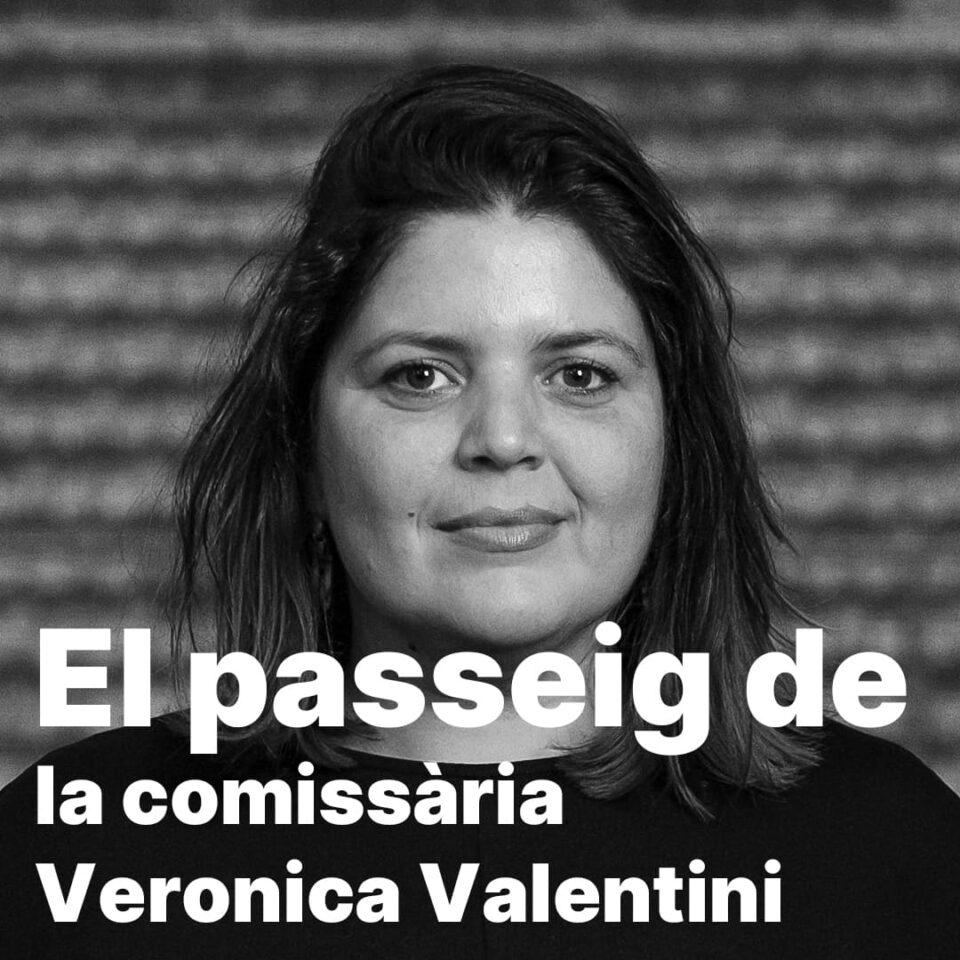 El passeig de la comissària Veronica Valentini: Ficcions materials