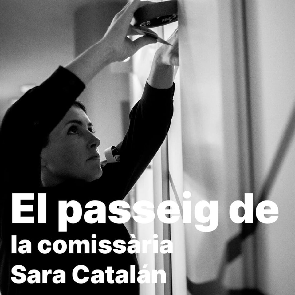 El passeig de la comissària Sara Catalán: Moviment